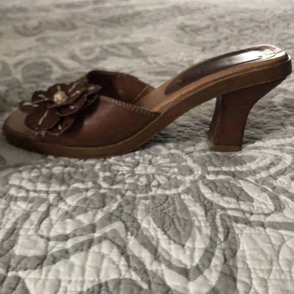 Shoes - Picture 2 of 3